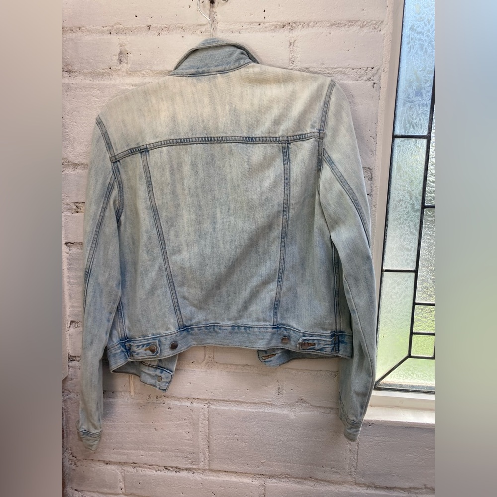 Light wash denim jacket size small